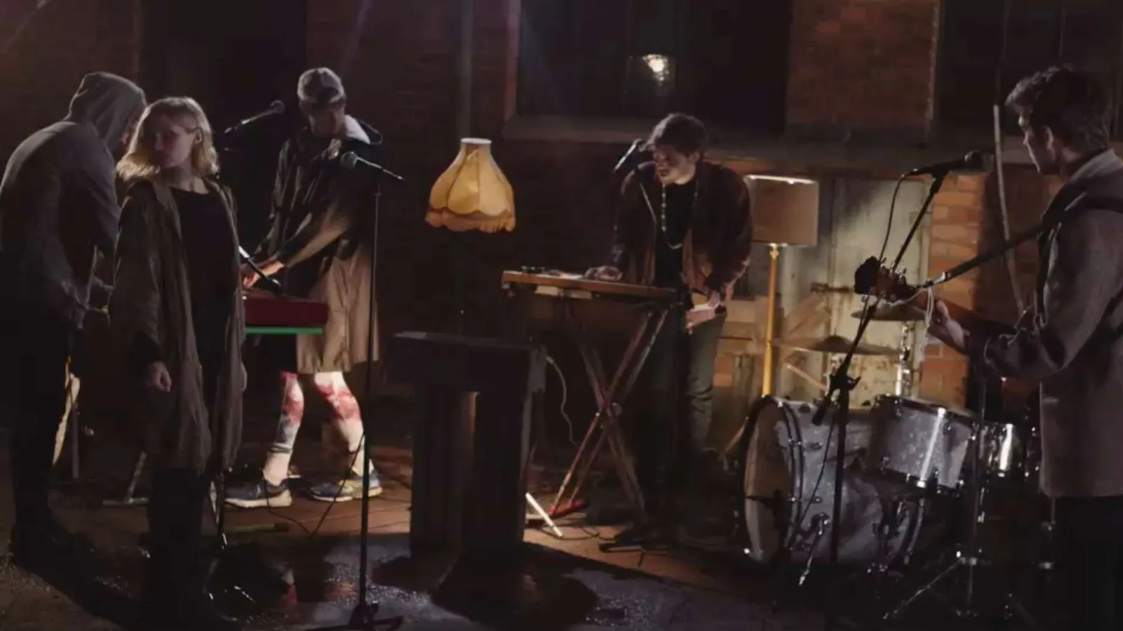 The Majority Says Run Alone live